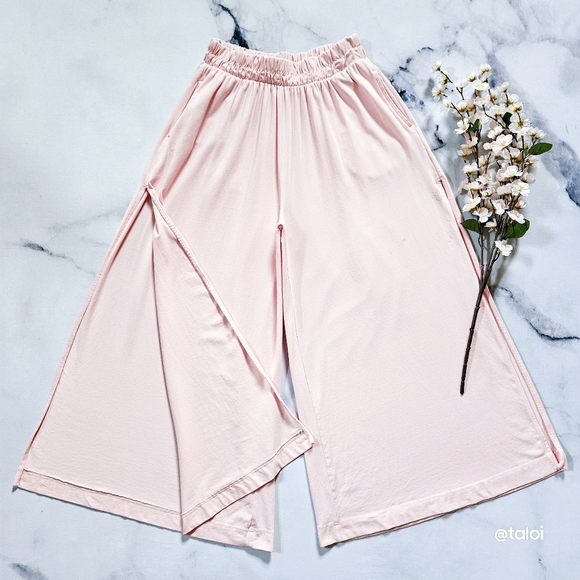 NWOT fp Movement Hot Shot Slit Wide Leg Pants in Bleached Coral Sold Out Color - Picture 5 of 17